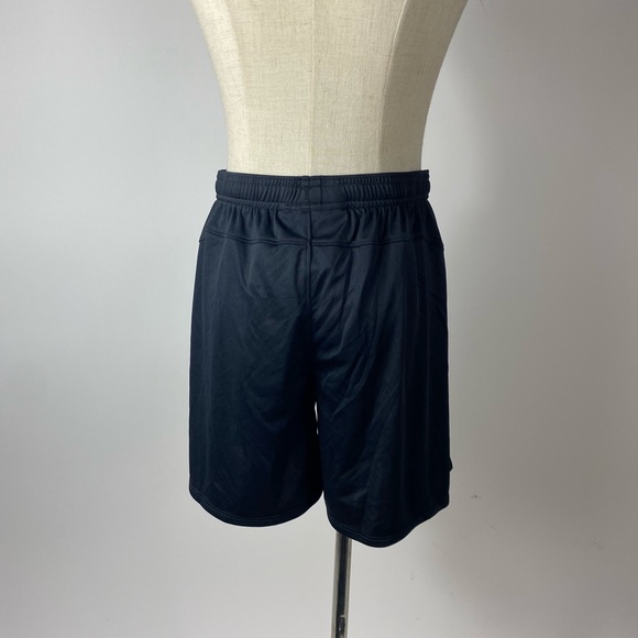 NWT UNDER ARMOUR Women’s Relaxed Fit Heat Gear Shorts Black Small - Picture 2 of 7